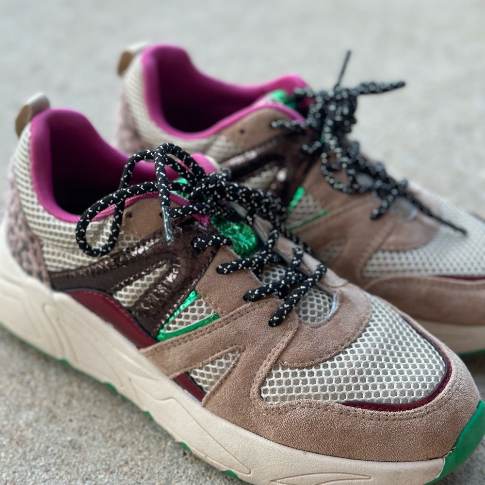 Lucky step sneakers